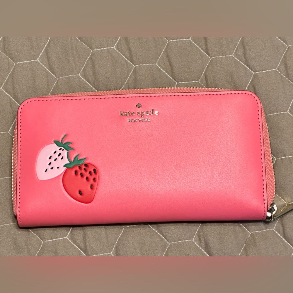 Kate Spade Picnic In The Park  Strawberry Large Continental  Zip Wallet- 7.5×4×1